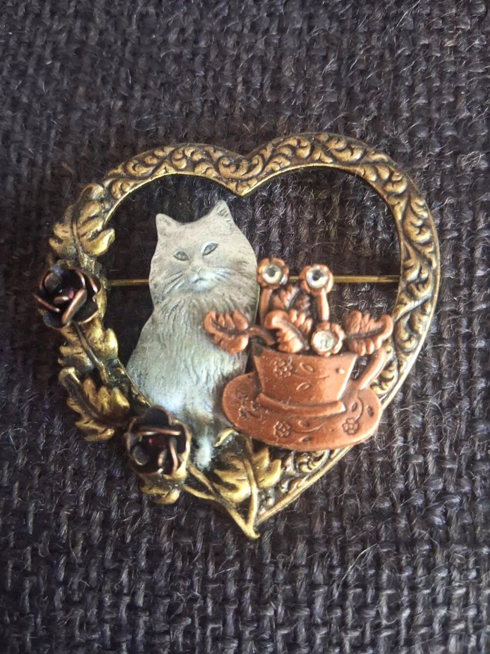 VTG KC Tri-Color Metal Cat & Teacup Open Heart Brooch